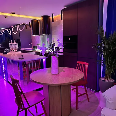 Apartment Ambient Lounge With Sundeck And Free Parking
