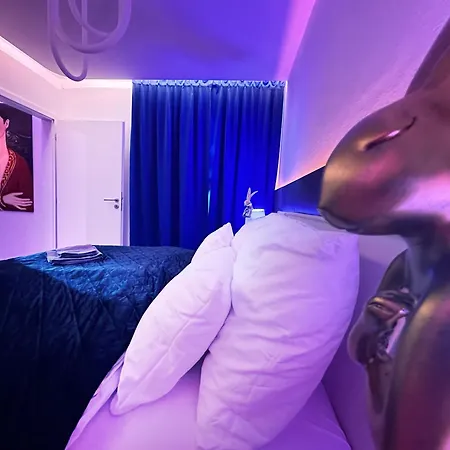 Ambient Lounge With Sundeck And Free Parking Bratysława