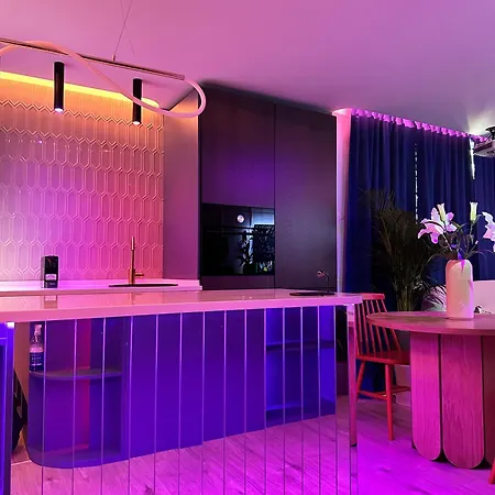 Ambient Lounge With Sundeck And Free Parking Appartamento *