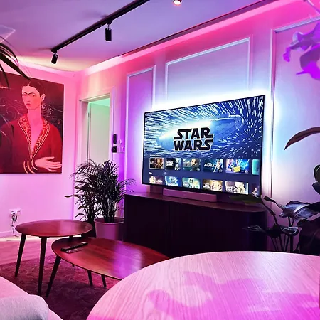 Apartment Ambient Lounge With Sundeck And Free Parking *