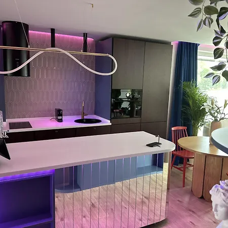 Ambient Lounge With Sundeck And Free Parking Bratysława