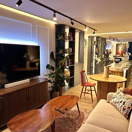 Apartment Ambient Lounge With Sundeck And Free Parking
