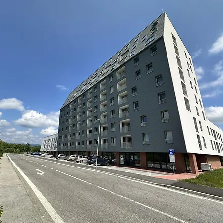 Apartment Ambient Lounge With Sundeck And Free Parking Bratislava