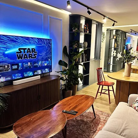 Ambient Lounge With Sundeck And Free Parking Apartment Bratislava