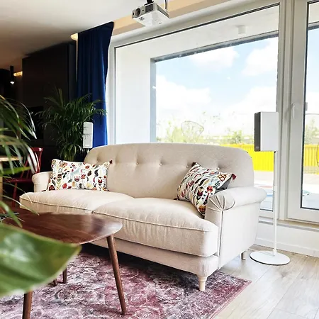 Apartment Ambient Lounge With Sundeck And Free Parking