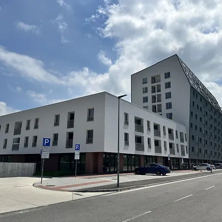 Ambient Lounge With Sundeck And Free Parking Apartment Bratislava