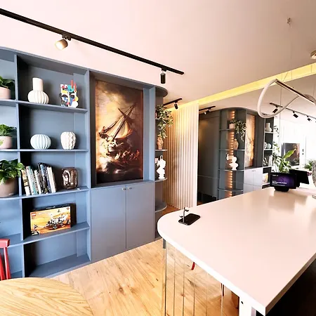 Ambient Lounge With Sundeck And Free Parking Apartment Bratislava