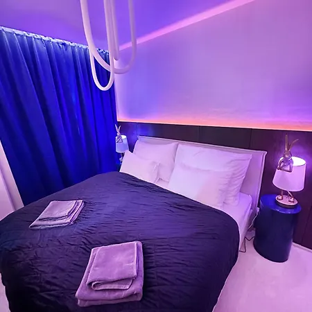 شقة Ambient Lounge With Sundeck And Free Parking براتسيلافا