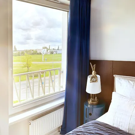 Ambient Lounge With Sundeck And Free Parking Apartament