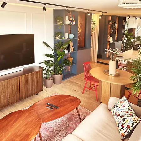 Ambient Lounge With Sundeck And Free Parking Apartment *
