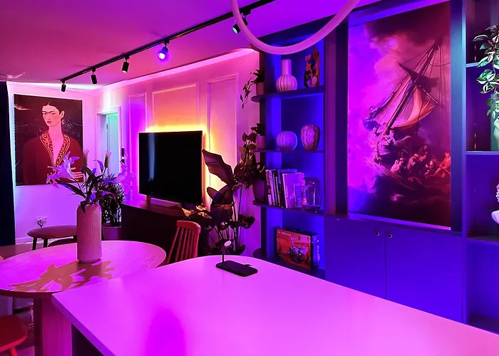 Apartment Ambient Lounge With Sundeck And Free Parking *