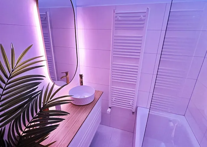 Ambient Lounge With Sundeck And Free Parking Apartment Pressburg