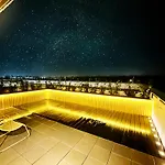 Ambient Lounge With Sundeck And Free Parking * 브라티슬라바