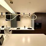 아파트 Ambient Lounge With Sundeck And Free Parking *