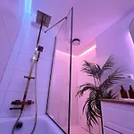 Ambient Lounge With Sundeck And Free Parking * 브라티슬라바