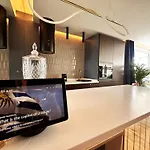 Ambient Lounge With Sundeck And Free Parking
