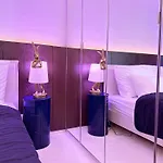 아파트 Ambient Lounge With Sundeck And Free Parking