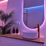 Ambient Lounge With Sundeck And Free Parking * 브라티슬라바