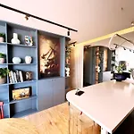 Ambient Lounge With Sundeck And Free Parking 아파트 브라티슬라바